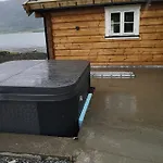 Lyngen Ski- Og Fiskecamp *