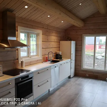 Lyngen Ski- Og Fiskecamp Lenangsoyra