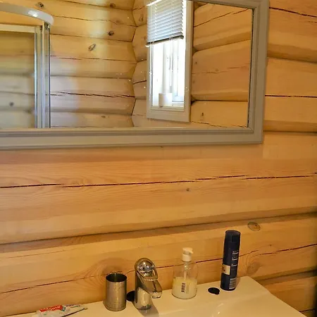 Jaktstuga Lyngen Ski- Og Fiskecamp *