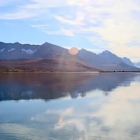 אכסניה Lyngen Ski- Og Fiskecamp Lenangsoyra