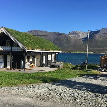 Jaktstuga Lyngen Ski- Og Fiskecamp