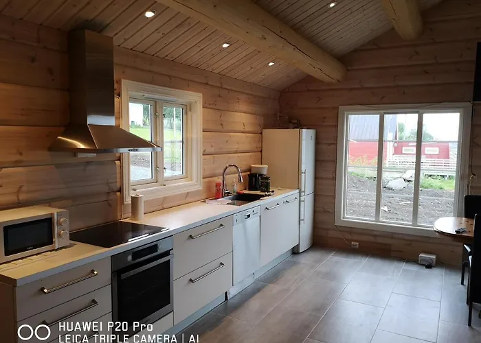 Lyngen Ski- Og Fiskecamp Lenangsoyra