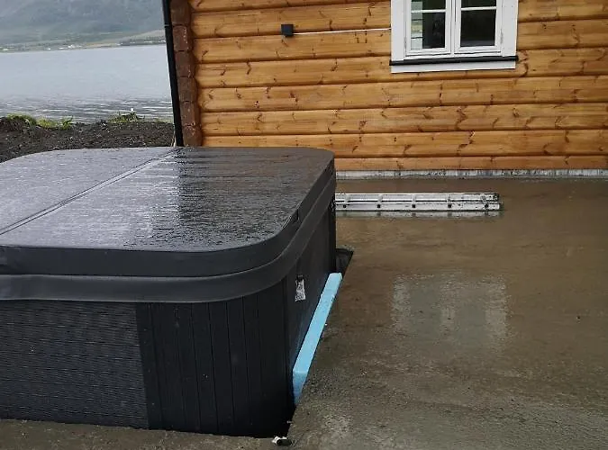 Lyngen Ski- Og Fiskecamp *