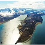 Lyngen Ski- Og Fiskecamp *